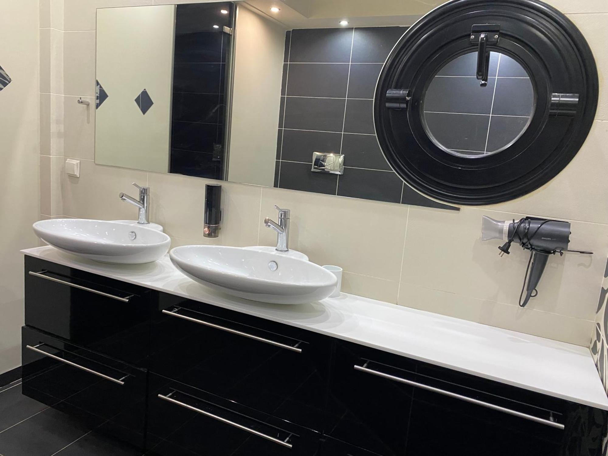 Luxury View Apartment 10Min From Athens Airport Koropíon Buitenkant foto