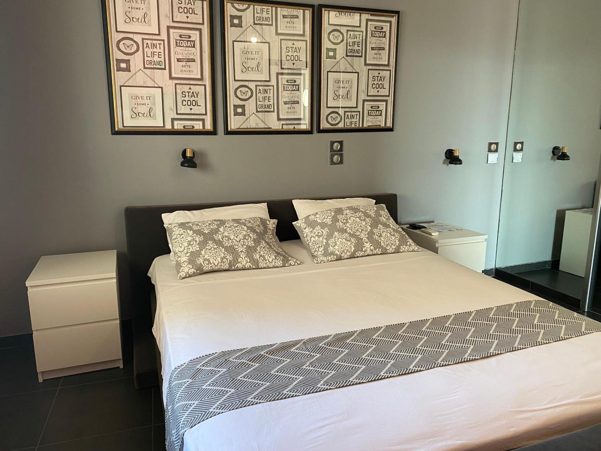 Luxury View Apartment 10Min From Athens Airport Koropíon Buitenkant foto